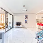 Royal Lux Spacious Seaside Pool * Νίκαια