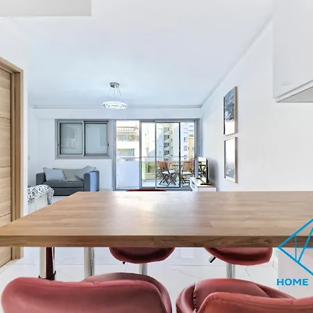 Royal Lux Spacious Seaside Pool Daire Nice