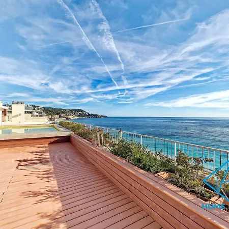 Royal Lux Spacious Seaside Pool Апартаменты *