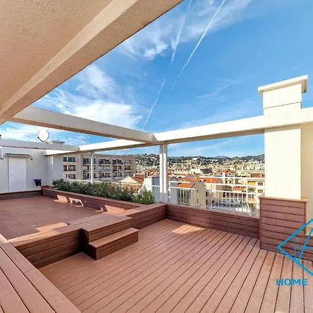 Royal Lux Spacious Seaside Pool Daire