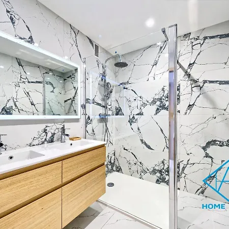 Royal Lux Spacious Seaside Pool Daire Nice