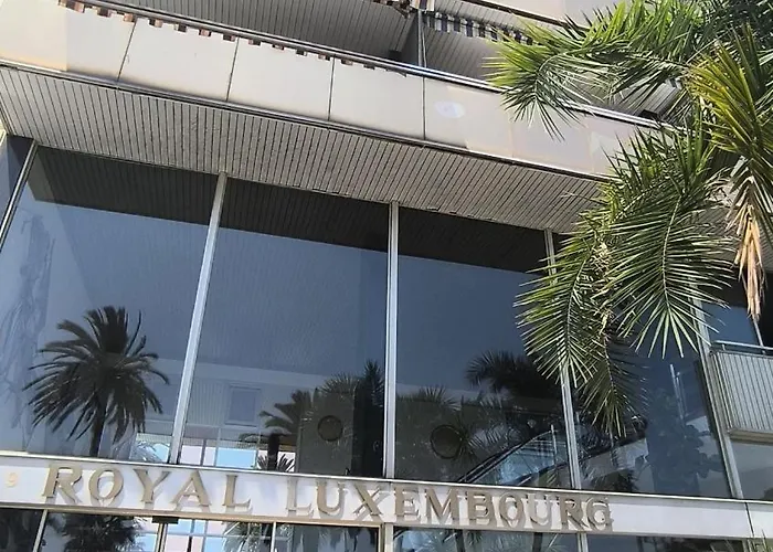 Apartman Royal Lux Spacious Seaside Pool *
