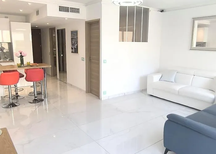 Royal Lux Spacious Seaside Pool Apartman Nizza
