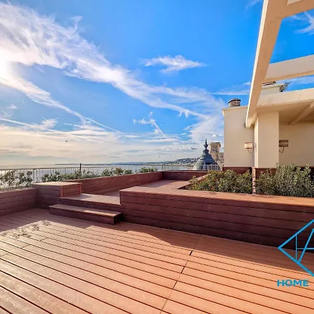 Апартаменты Royal Lux Spacious Seaside Pool *