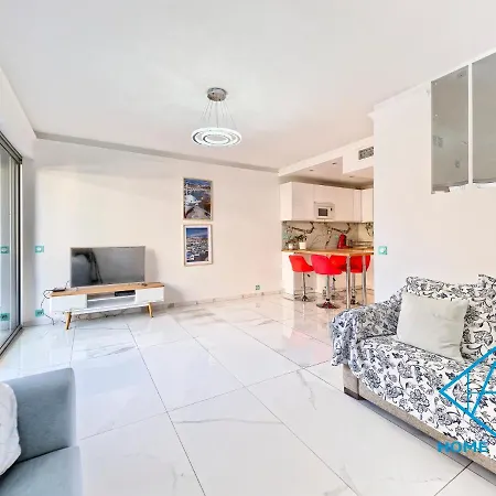 Apartment Royal Lux Spacious Seaside Pool Nice