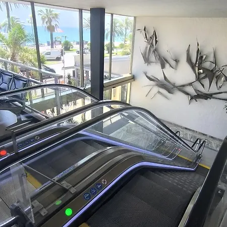 Royal Lux Spacious Seaside Pool Апартаменты Ницца