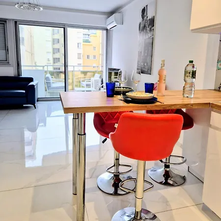 Apartment Royal Lux Spacious Seaside Pool *