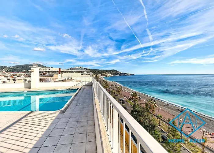 Royal Lux Spacious Seaside Pool *