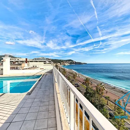 Royal Lux Spacious Seaside Pool *