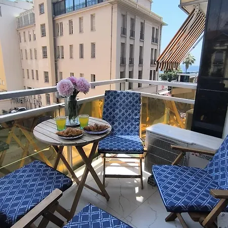 Royal Lux Spacious Seaside Pool 尼斯